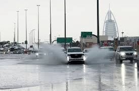 Heavy rains lash UAE, authorites issue 'unsettled weather' warning