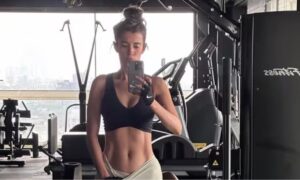 Saba Azad's Gym Selfie Wows Celebs; Dia Mirza Reacts