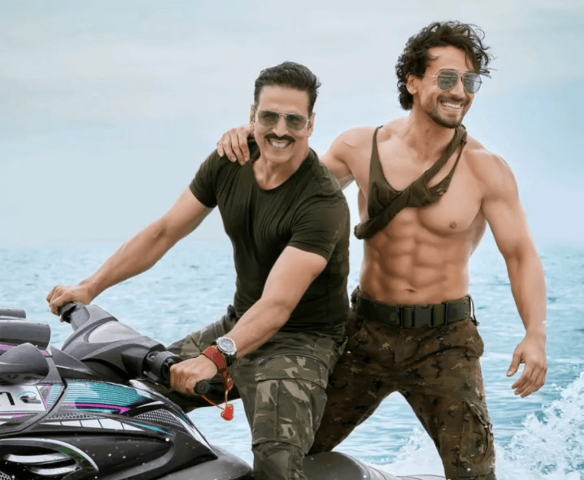 Akshay Kumar and Tiger Shroff wish fans a Happy New Year in Bade Miyan Chote Miyan Style