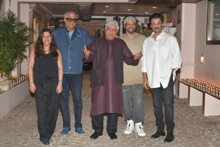 Anil Kapoor hosts birthday bash for Javed Akhtar