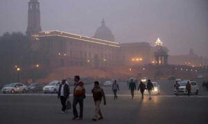 Delhi AQI Breaches 400-Mark; Govt Holds Off Stricter Curb