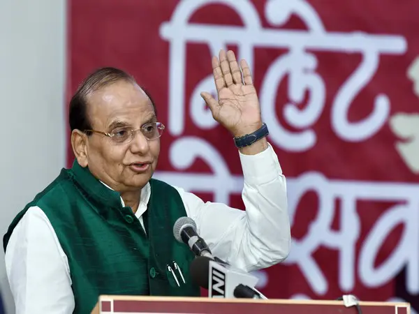 Delhi LG pushes for rationalization of licensing processes of arms