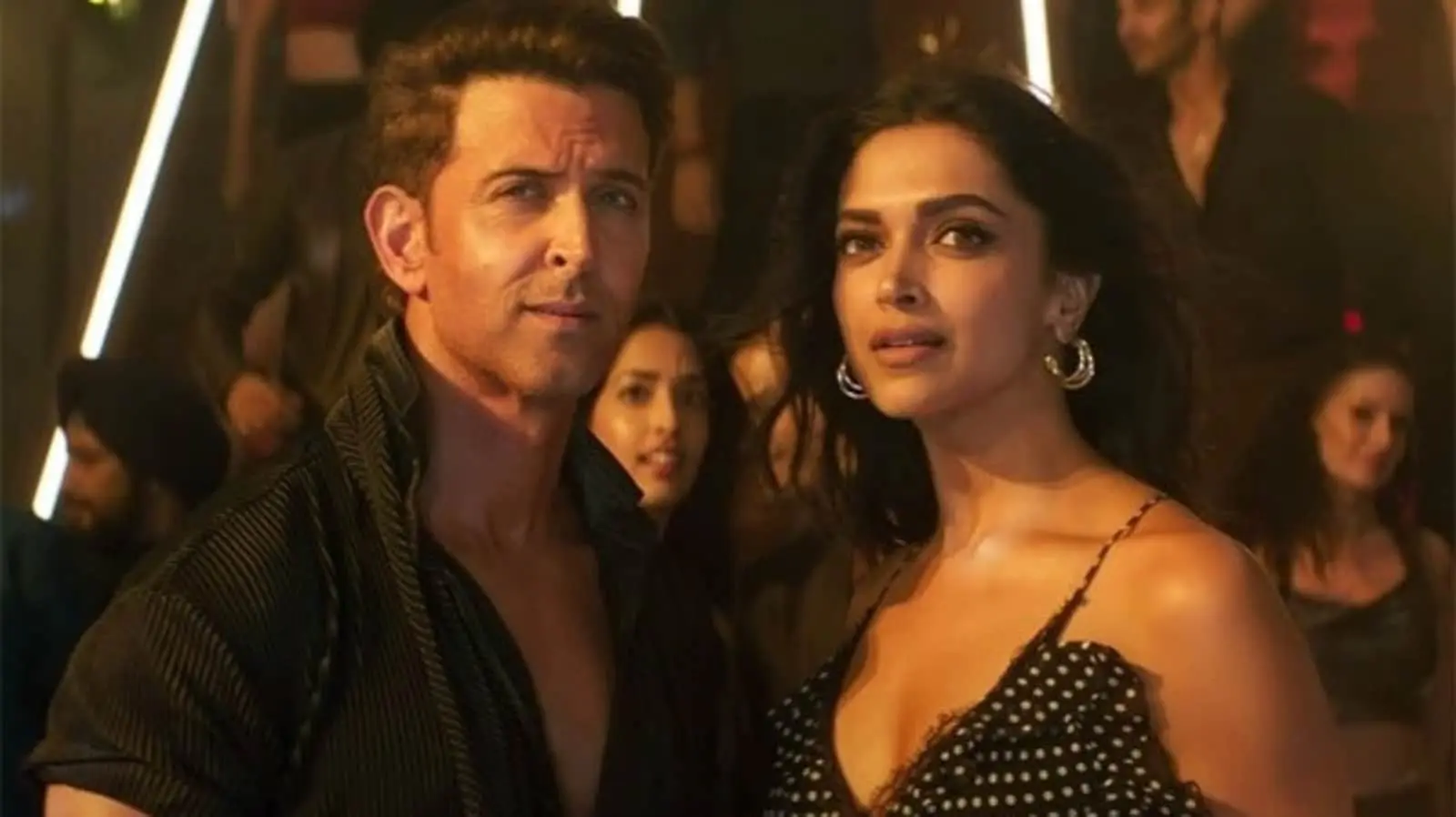 "Wasn't easy": Siddharth Anand on how he convinced Hrithik, Deepika to flaunt abs in 'Fighter'