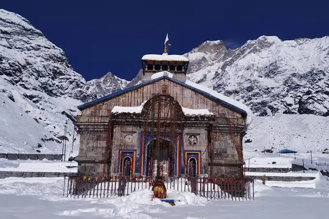 Uttarakhand: Kedarnath Dham receives heavy snowfall