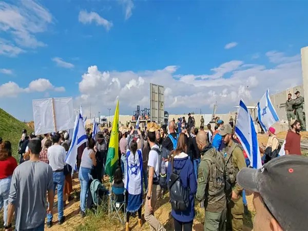 ‘Don’t Feed Hamas’: Grassroots Israeli protests against Gaza aid grow