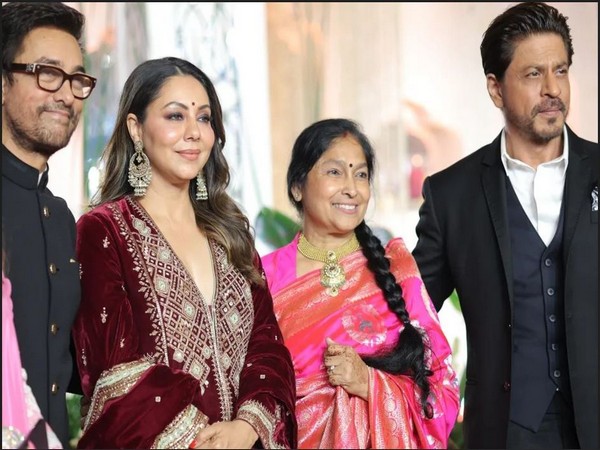 SRK, Gauri Khan pose with Aamir Khan at Ira-Nupur's wedding reception