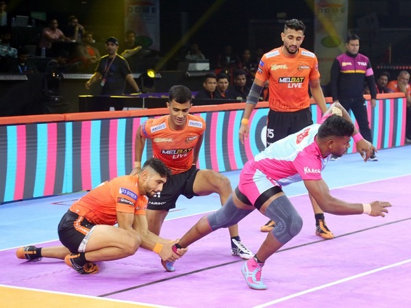 As expected, the defending winners, Jaipur Pink Panthers, kept up their great play as they beat U Mumba 41–31 in the 10th season of the PKL