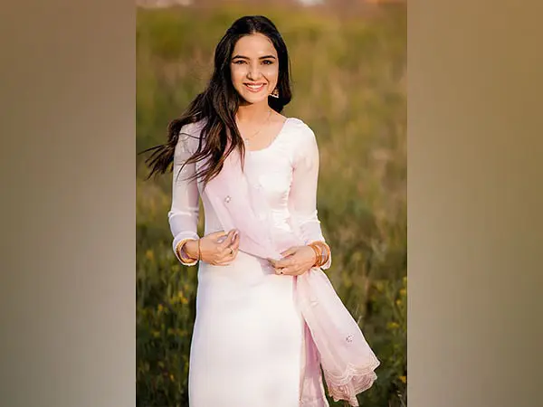 Jasmin Bhasin recalls "Warning 2" experience while dubbing in Punjabi for the first time