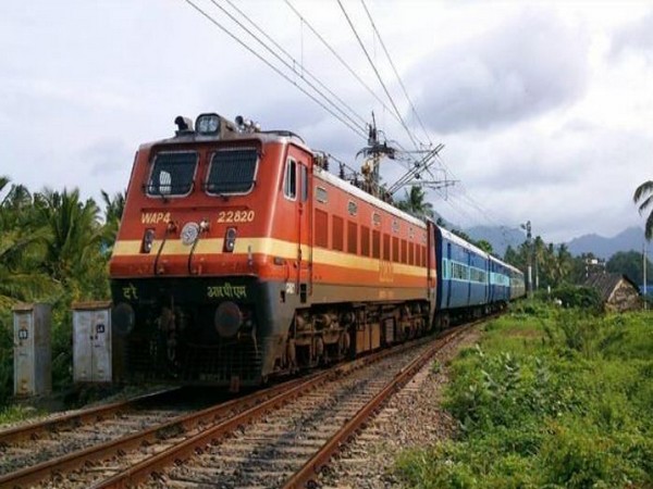MoU signed between Indian Railways and CII to promote green initiatives