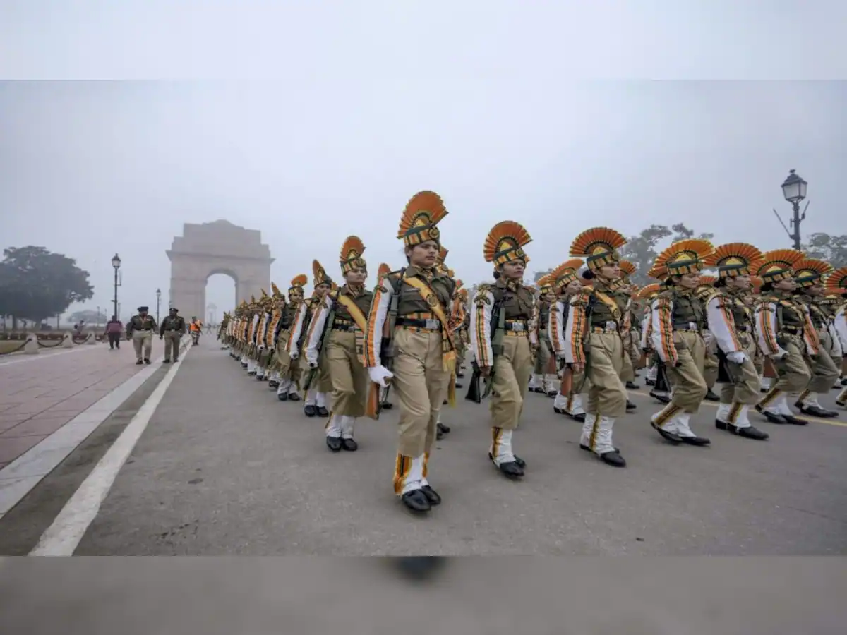 Delhi: Rehearsals for Republic Day parade underway at Kartavya Path
