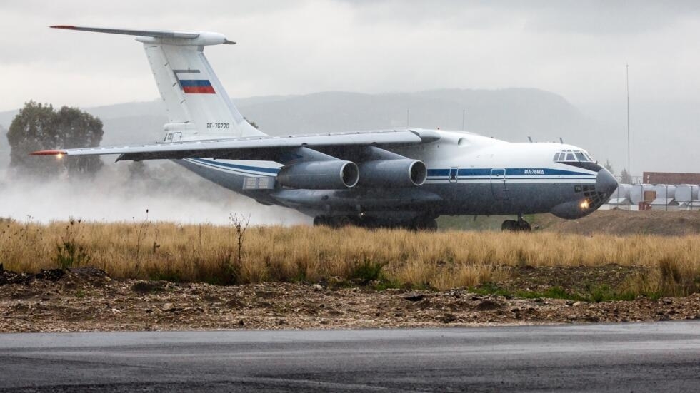 Russian plane carrying Ukrainian PoWs crashes