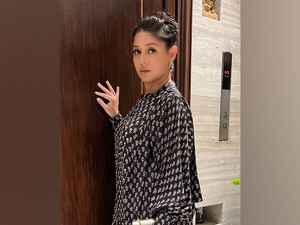 Watch: Sunidhi Chauhan Sings ‘Ae Watan’ On Occasion Of 75th Republic Day