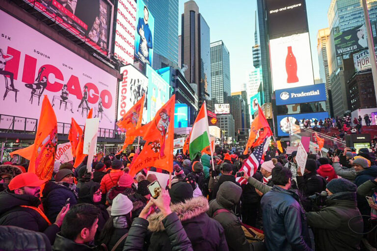 NYC: Times Square echoes with 'Jai Shree Ram' chants as hundreds celebrate 'Pran Pratishtha' in Ayodhya
