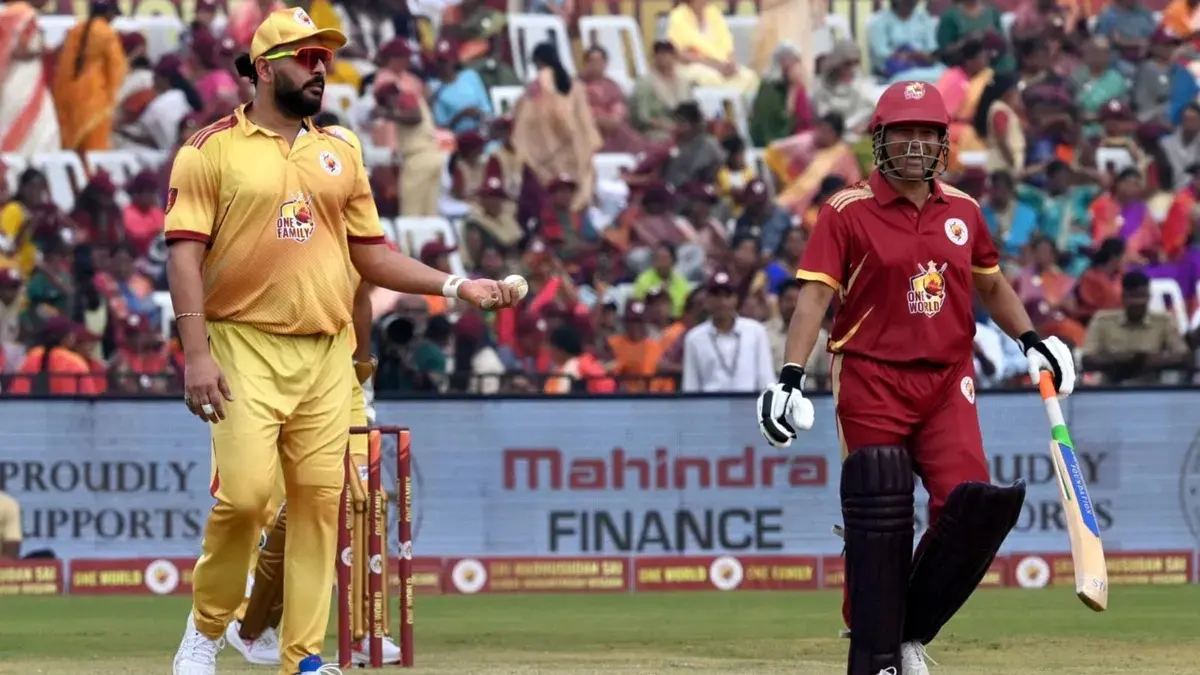 Sachin Tendulkar makes return to cricket field