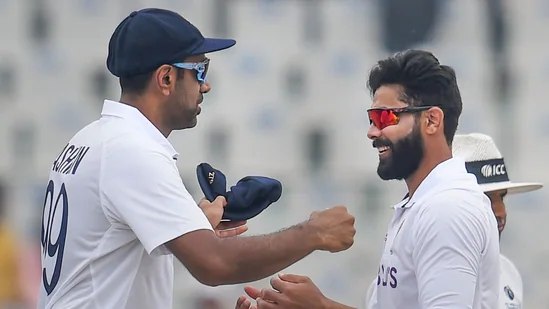 "Ashwin and Jadeja will be the biggest threat," says Sam Billings