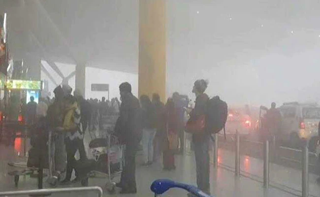 Delhi: Over 170 flights affected, 20 trains delayed due to fog