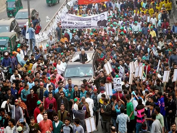 Three-member team from Election Commission of India lands in Dhaka ahead of general election