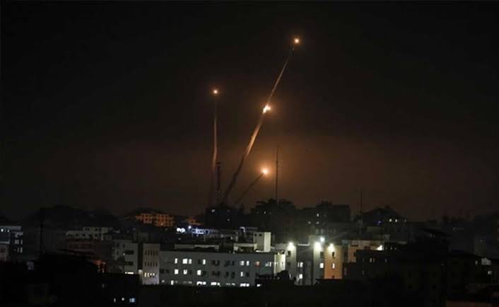 Over 20 rockets fired at Israel in midnight barrage by Hamas