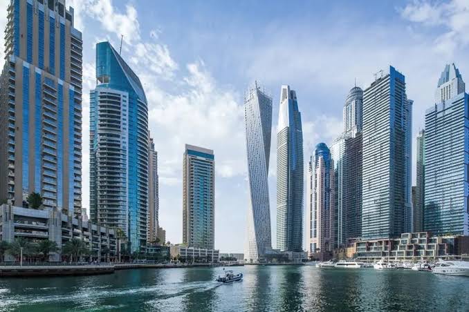 Dubai records AED 5.8 billion in weekly real estate transactions
