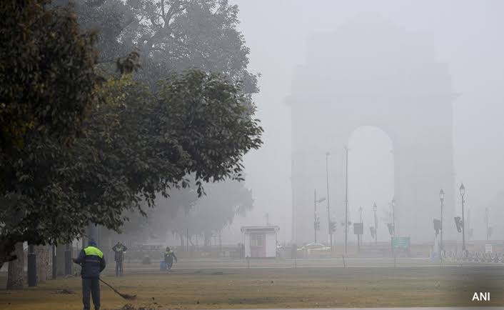 North India shivers under thick fog, biting cold