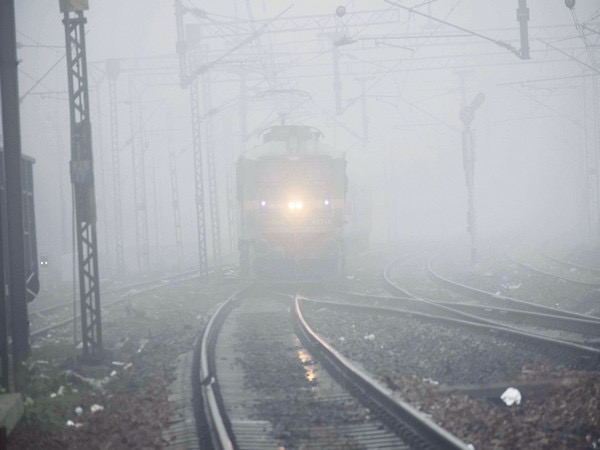 Delhi fog: 39 trains running late due to low visibility