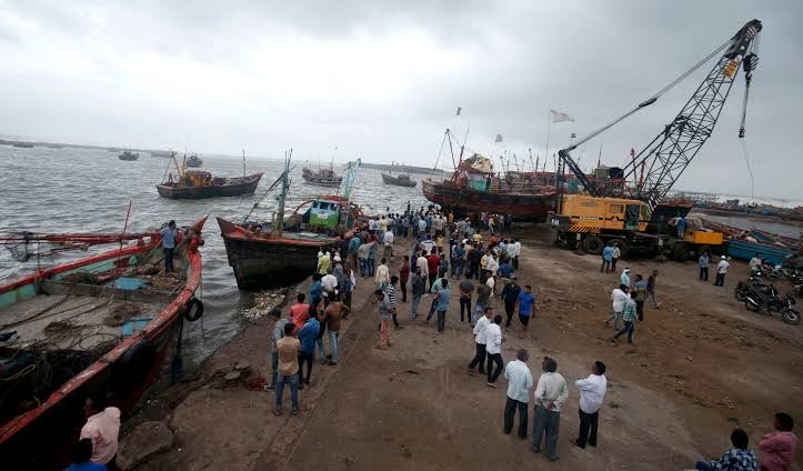 Indian Coast Guard provides towing assistance to fishing boat stranded off Lakshadweep