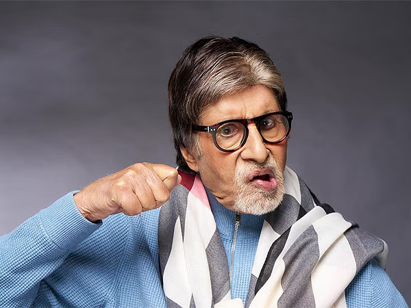 Amitabh Bachchan’s new goofy pic reminds fans of ‘Khaike paan Banaras wala’ era
