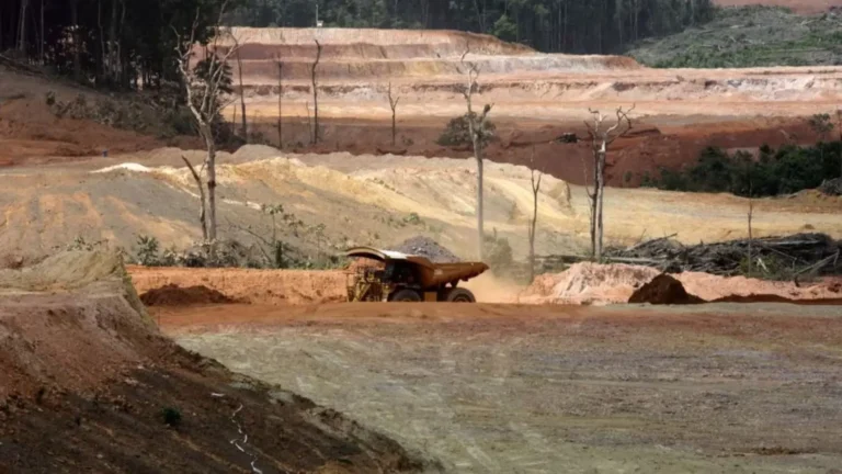 More than 70 die in artisanal gold mine collapse in Mali