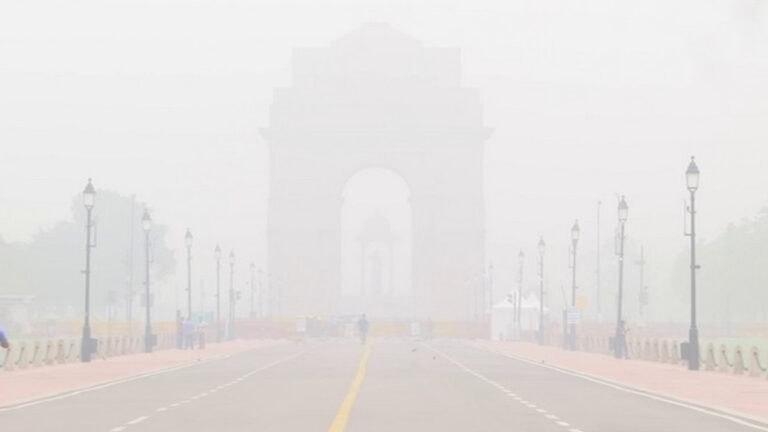 Shallow Fog Covers North India; IMD Predicts Light Rainfall In Delhi