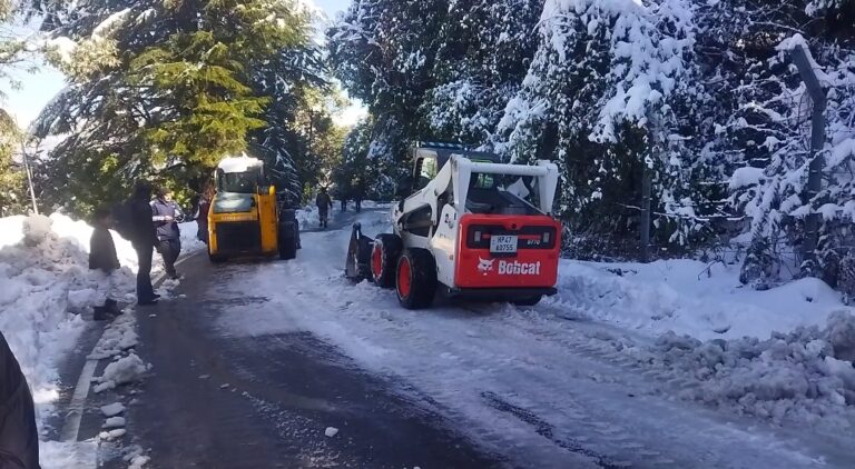 Power and water schemes disrupted, 475 roads blocked, due to snowfall in HP