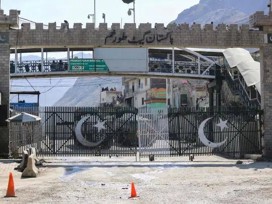 Pakistan to close borders with Afghanistan, Iran ahead of general elections for security
