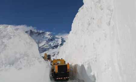 Himachal Pradesh: Snow clearance underway in parts of Lahaul-Spiti