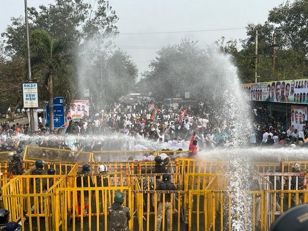 Youth Congress Workers Hold Protest Over Unemployment Issue In Bhopal