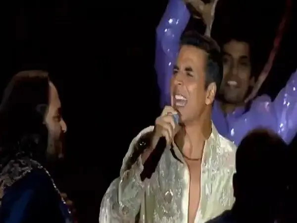 Akshay Kumar Sings ‘Gur Naal Ishq Mitha’, Gives Electrifying Dance Performance At Anant Ambani’s Pre-Wedding Festivities