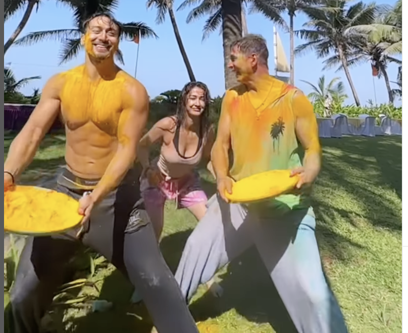 Disha Patani celebrates Holi with Akshay, Tiger Shroff