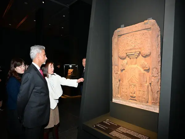 EAM Jaishankar Visits National Museum Of South Korea In Seoul