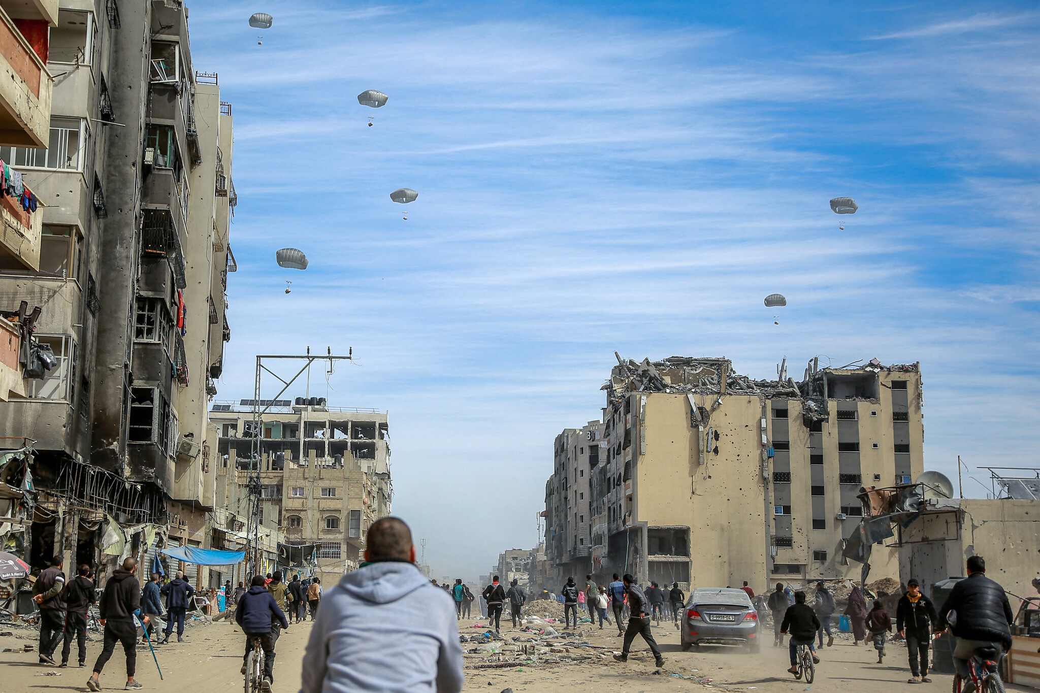US humanitarian aid airdrops into Gaza will begin 
