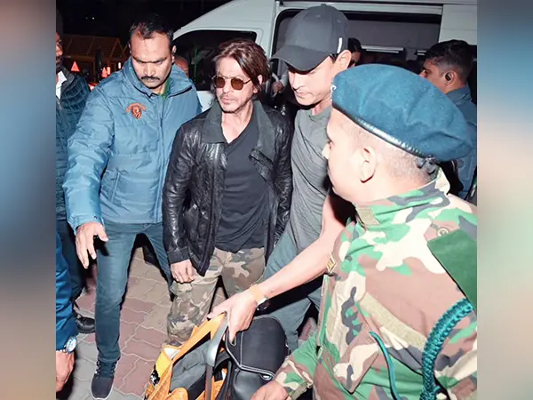 SRK, family jets off from Jamnagar post Ambani bash