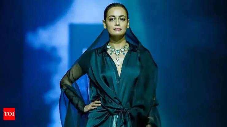 Dia Mirza exudes elegance as she turns showstopper on Day 2 of Lakme Fashion Week