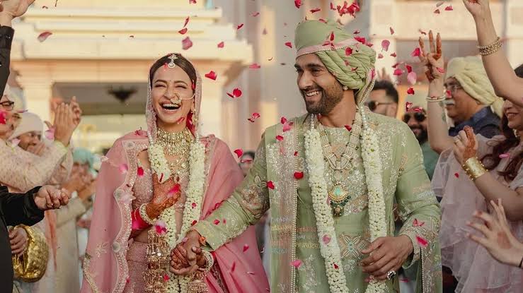 Pulkit Samrat, Kriti Kharbanda share heart-warming pics from their Mehendi ceremony