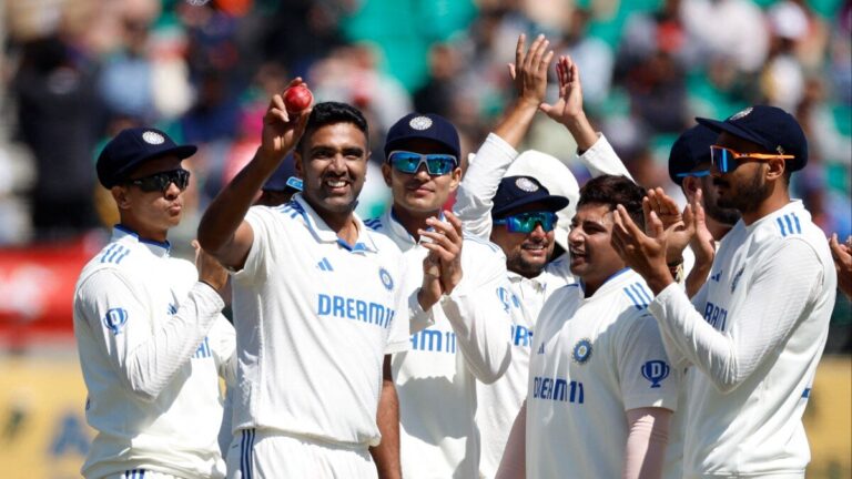 India beat England by innings and 64 runs in 5th Test