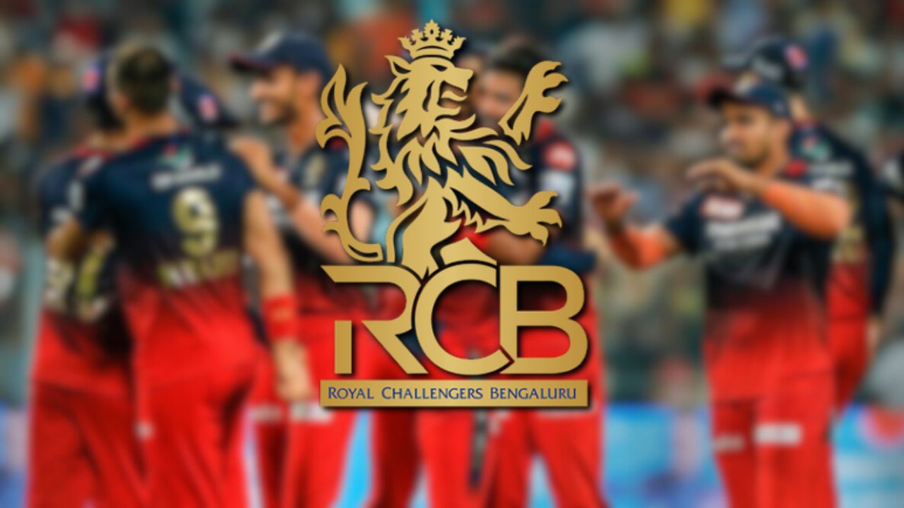 Which RCB bowler was the first to take consecutive 5-wicket hauls?