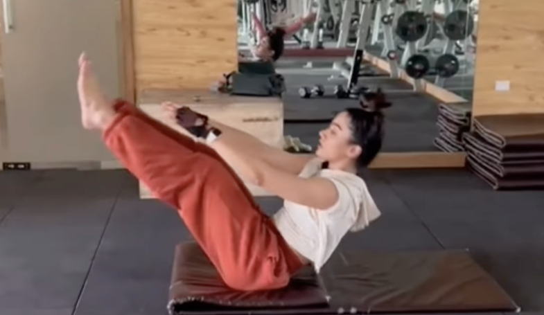 Rashmika Mandanna sweats it out in gym, fans react
