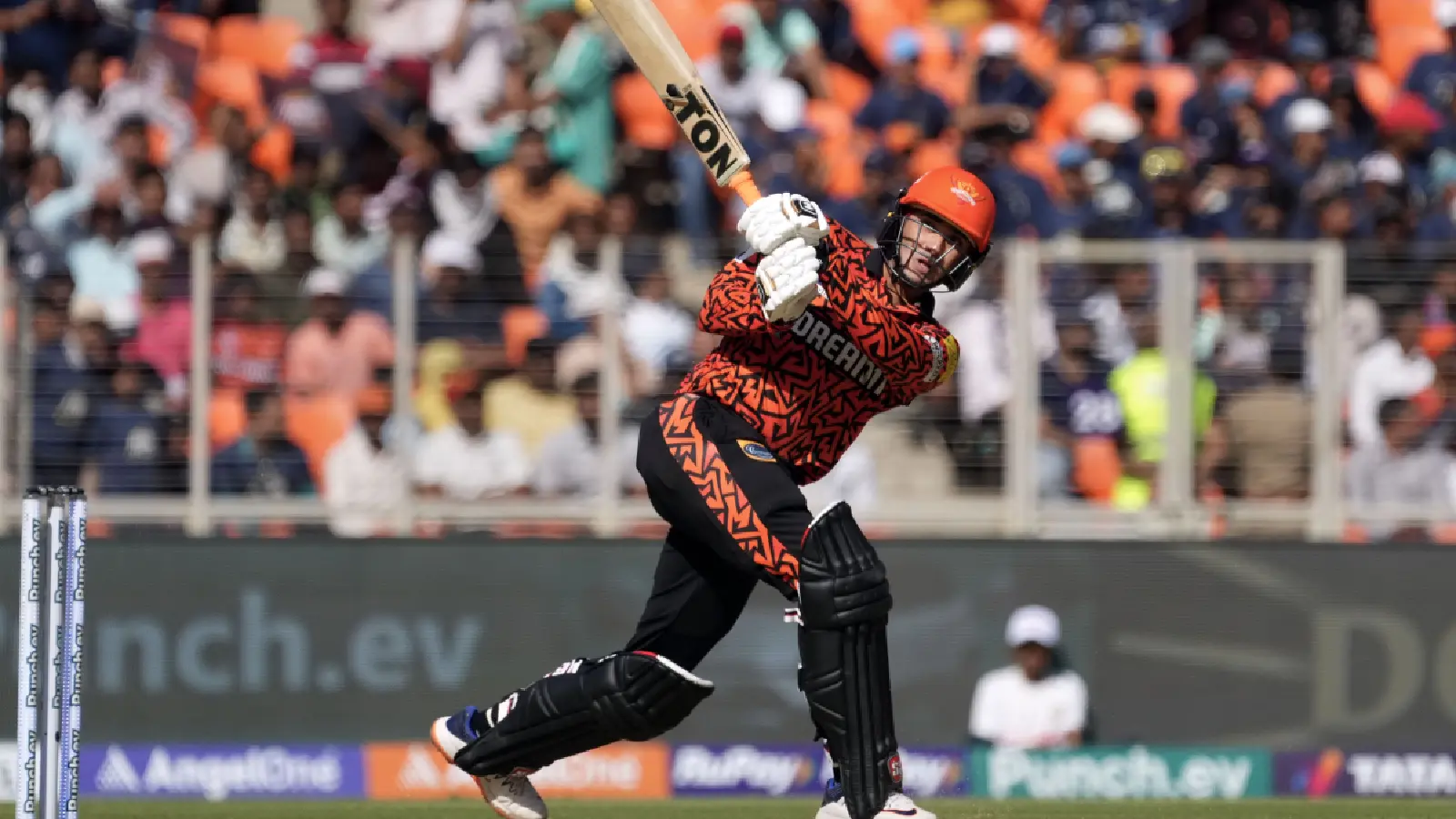 Abhishek Sharma's Blitz Stuns CSK, guides SRH to a 6-Wicket Victory"