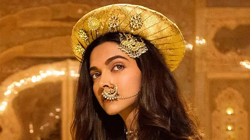 Deepika Padukone's 'Deewani Mastani' gets featured on Oscars' official Instagram page; don't miss Ranveer Singh's reaction
