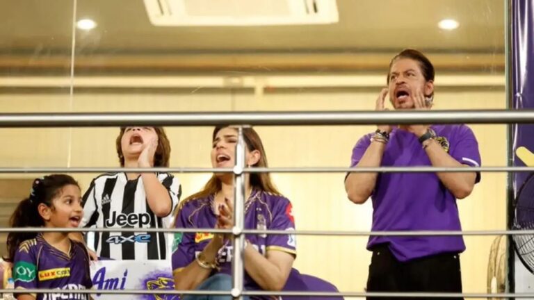 SRK enjoys KKR match against DC with son AbRam