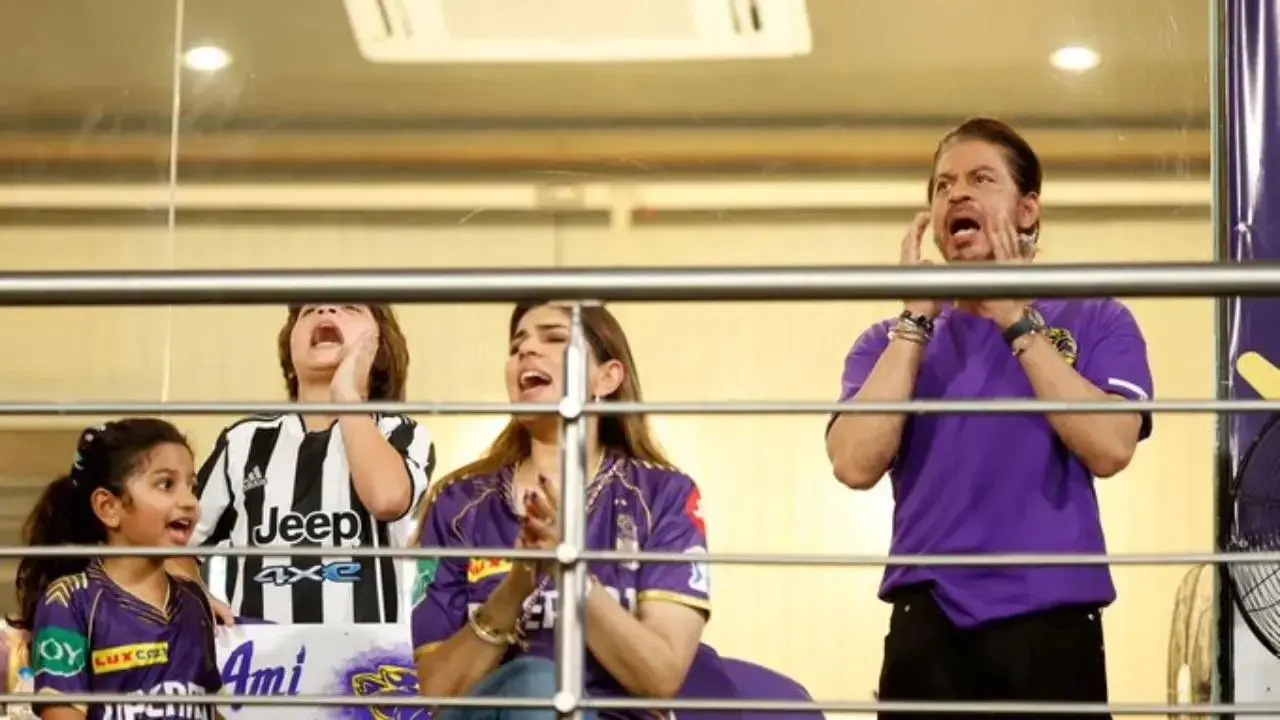 SRK enjoys KKR match against DC with son AbRam