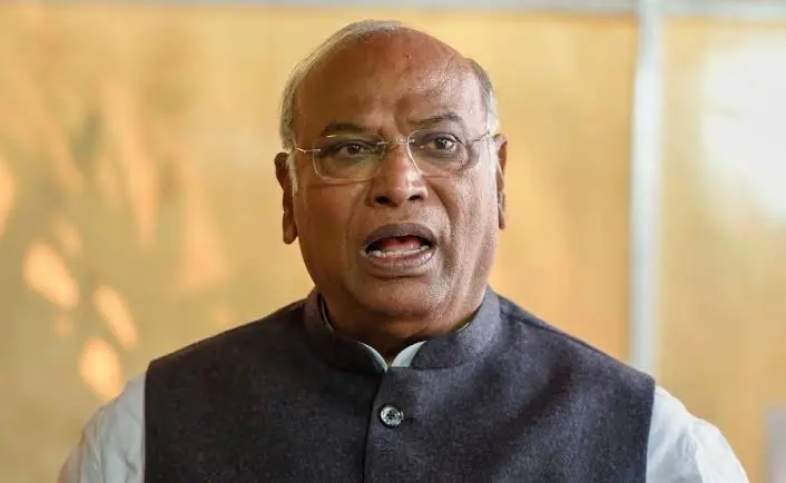 “Congress will stop Agniveer scheme,” promises Kharge