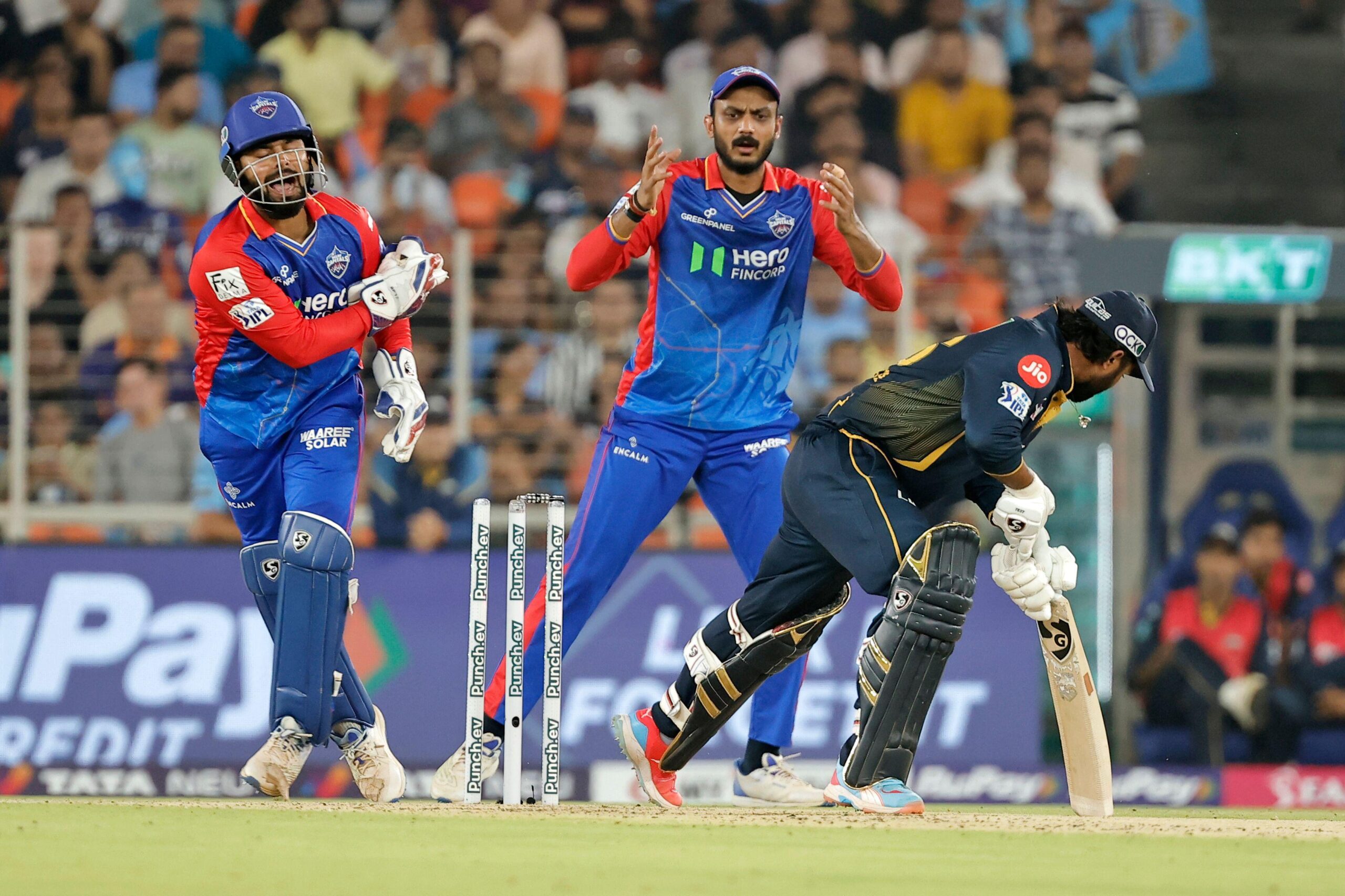 "Rishabh Pant Ties DK's Record for Most Dismissals in an IPL Innings