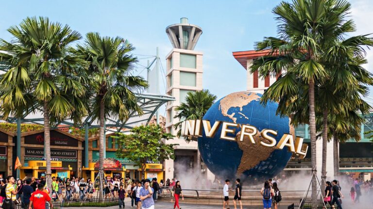 Universal Studios Hollywood tram crashes, 15 injured